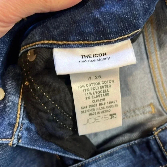 Joe's Jeans, The Icon Mid Rise Skinny. Size  26. - Picture 9 of 13
